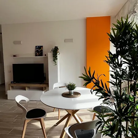 The Bright Place: Wide And Modern Condo Apartment In Milan-2